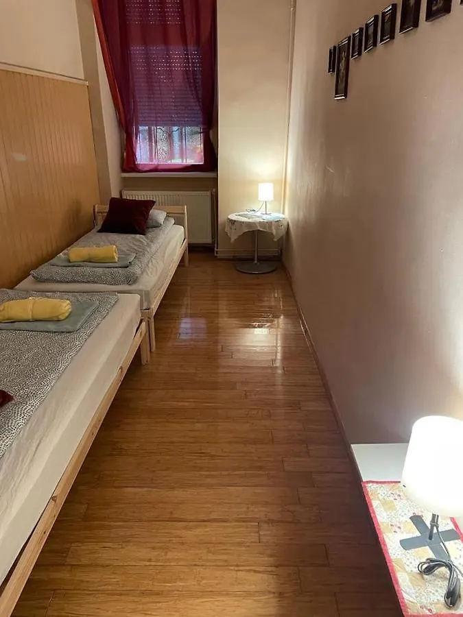 Budapest Clark Apartman ** Apartman
